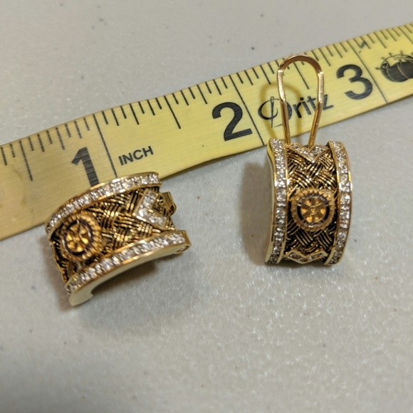 Unique Rhinestone Paved Intricate Gold Earring - Picture 5 of 5